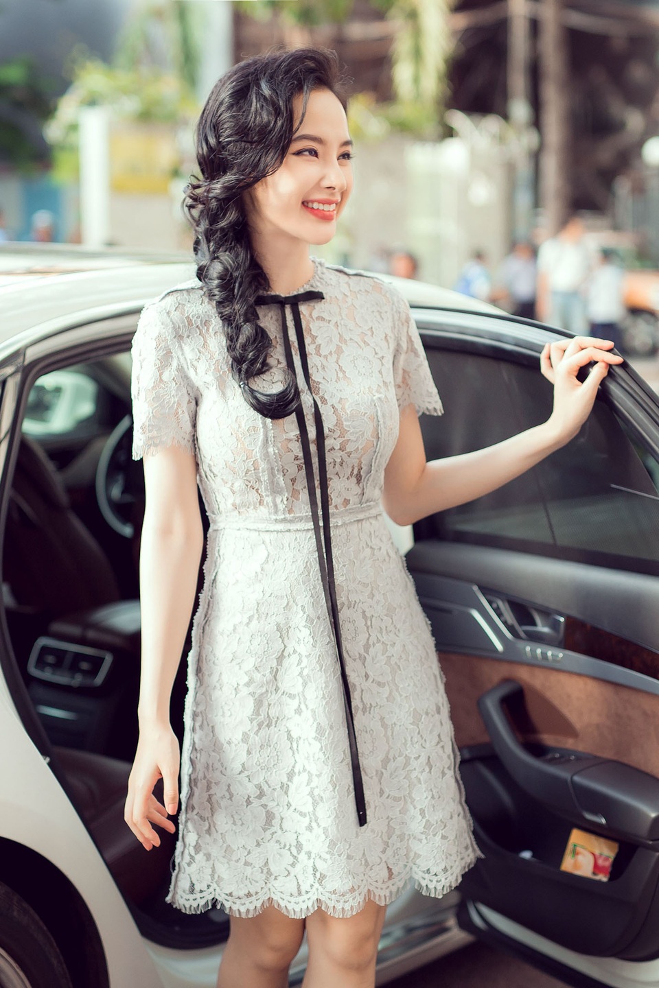 Ngoài ra, Angela Phương Trinh chia sẻ, cô sẽ chỉ nhận lời tham gia những dự án phim thật sự chất lượng và có kịch bản hấp dẫn trong năm nay.