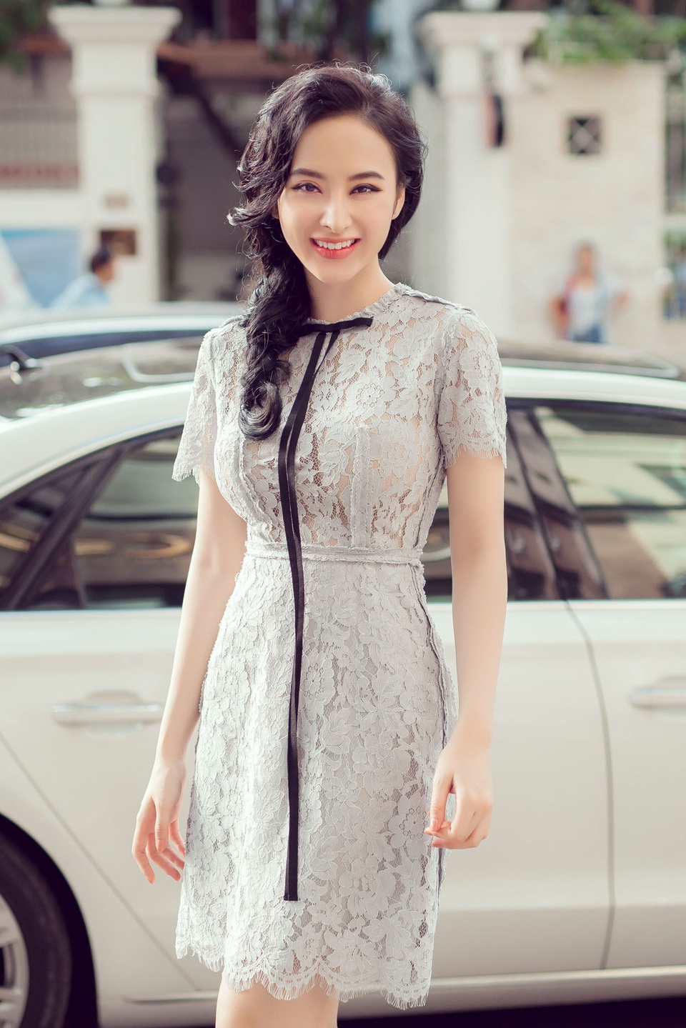 Nhờ ăn uống điều độ kết hợp với lịch tập thể dục tại nhà đều đặn, người đẹp vẫn giữ được vóc dáng cân đối sau mùa Tết.