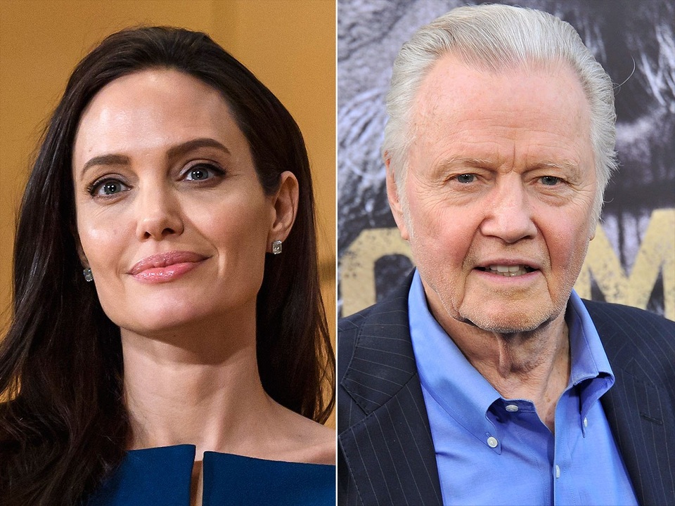 Fan “nháo nhác” trước thông tin Angelina Jolie và Brad Pitt tái hợp - 3
Ly dị chồng, Angelina Jolie gần gũi với cha ruột hơn.