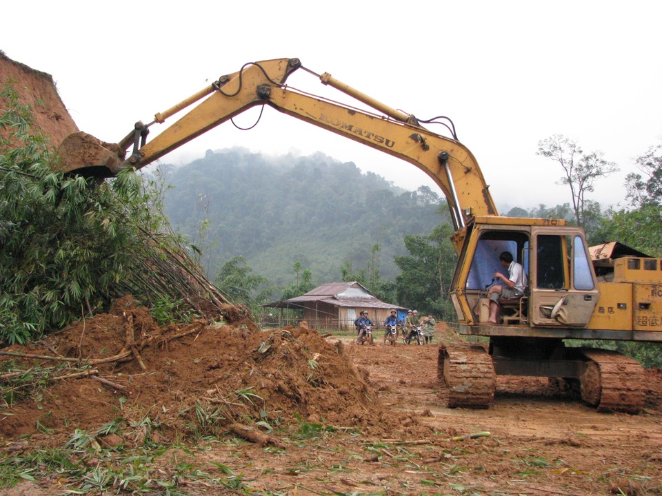 Quảng Nam “bấm nút” thông qua 4 dự án thủy điện vừa và nhỏ - 4 Địa bàn miền núi Nam Trà My thường xuyên ách tắc khi mưa bão. Nguồn điện cung cấp cũng không ổn định để phát triển kinh tế xã hội của huyện