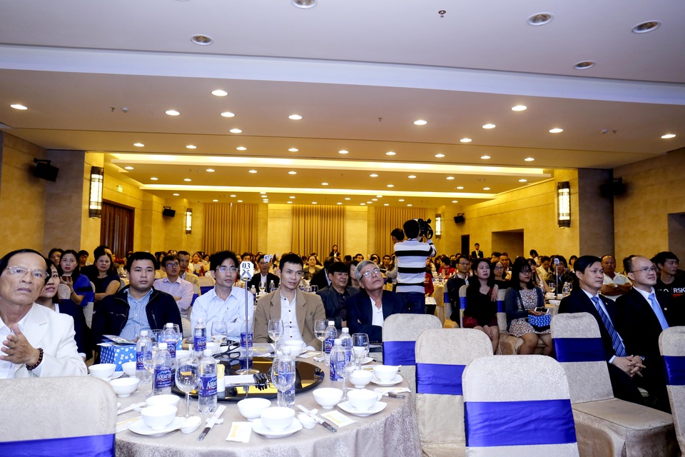 70 khách hàng nhận giải thưởng “Xuân gắn kết – Tết tri ân” 2017 - 1 70 khách hàng nhận giải thưởng “Xuân gắn kết – Tết tri ân” 2017 - 1