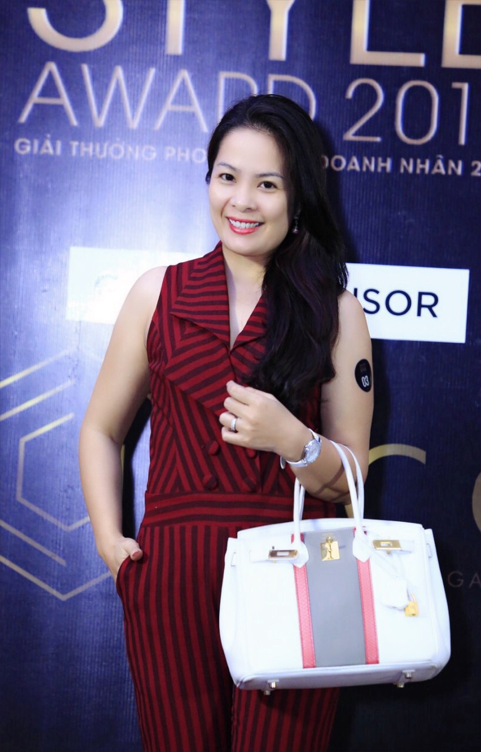 TGĐ HOANGGIALAND Hoàng Thanh Tú – Top 100 doanh nhân tiêu biểu 2016 - 1
Bà Hoàng Thanh Tú – TGĐ HOANGGIALAND – Nhà sáng lập thương hiệu HOANGTU MORA là một nữ doanh nhân trí tuệ, bản lĩnh.