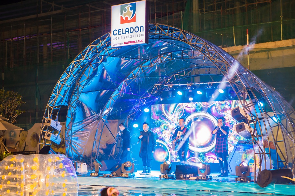Tận hưởng mùa hè 5 sao cùng lễ hội bóng nước “Bubble Wonderland Pool Party” - 1 Tận hưởng mùa hè 5 sao cùng lễ hội bóng nước “Bubble Wonderland Pool Party” - 1