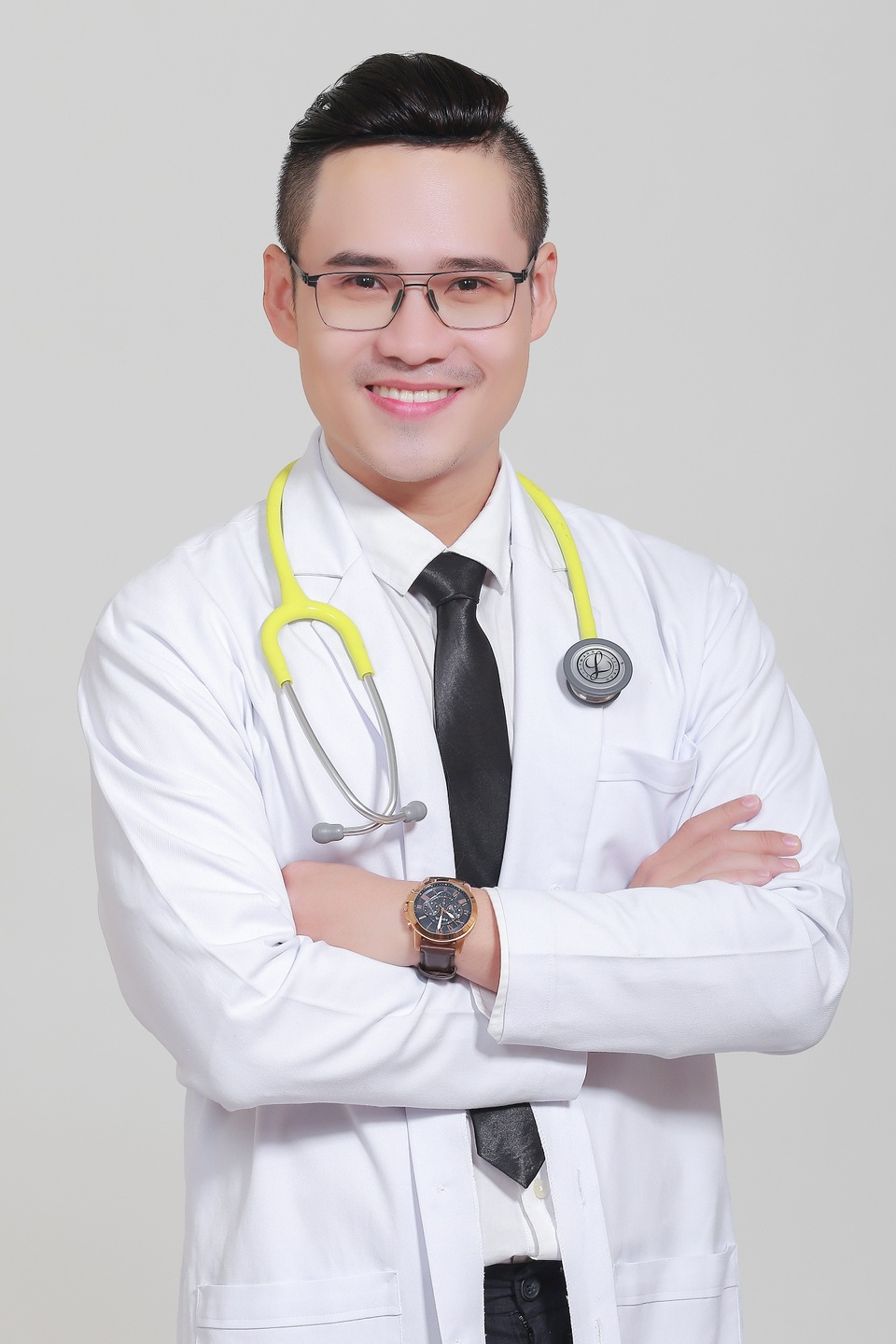 Bác sĩ Minh Trị: Tôi “tăng động” trong âm nhạc - 1 Minh Trị hiện đang là một bác sĩ thẩm mỹ nội khoa