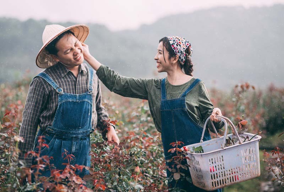 Nhưng dường như lời nói đó của Quốc Phong cũng chưa đủ để ‘”lay động” trái tim cô gái xinh đẹp Phương Dung.