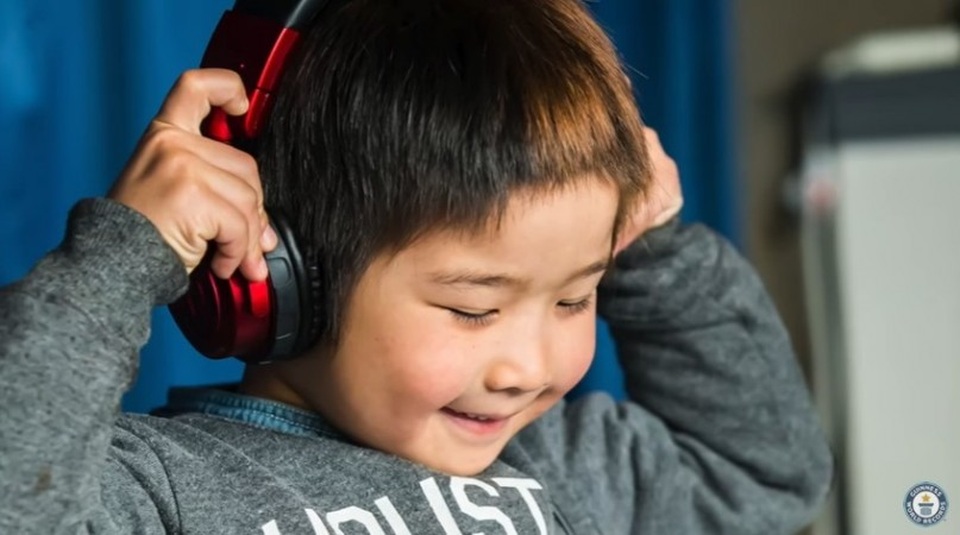 Cậu bé 6 tuổi lập kỷ lục DJ nhỏ tuổi nhất trên thế giới - 1
Itsuki Morita mới 6 tuổi khi được ghi danh vào kỷ lục Guinness