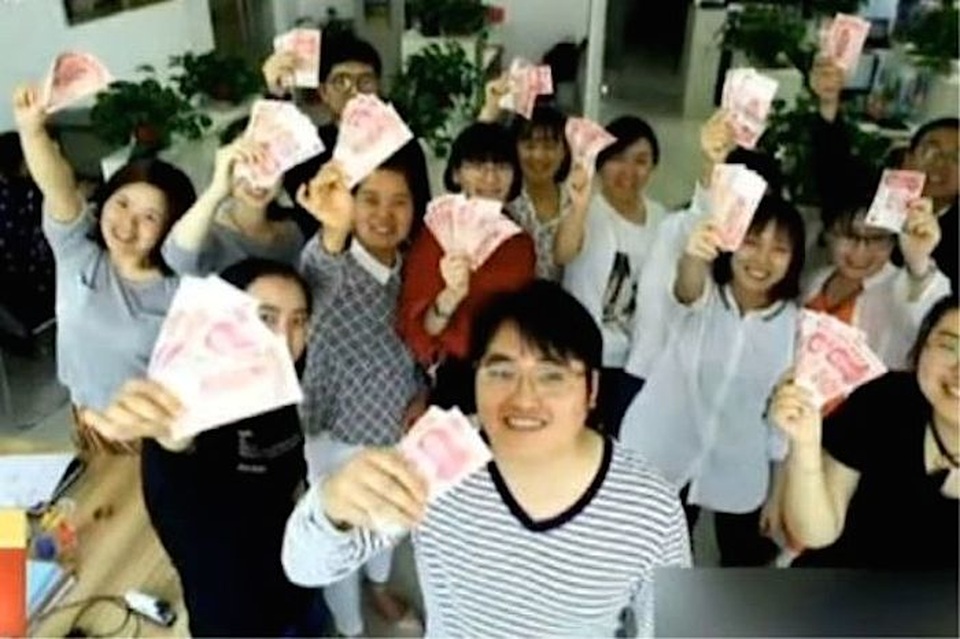 Ông chủ "chi mạnh" cho nhân viên... giảm cân - 1 Ông chủ "chi mạnh" cho nhân viên... giảm cân - 1