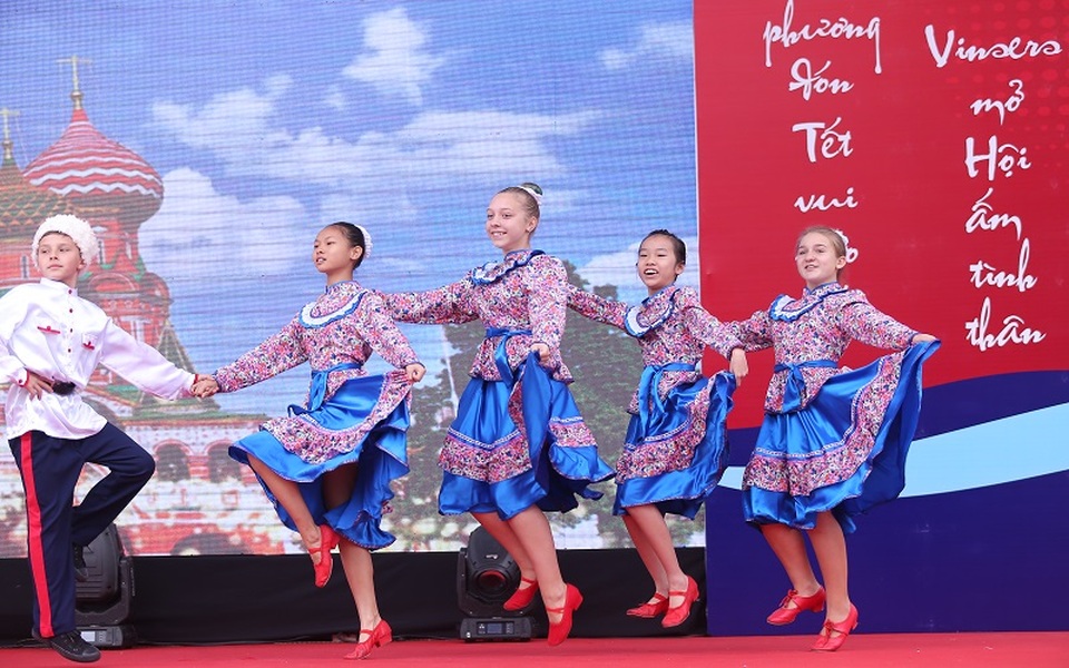 Hội xuân Vinschool: “Tết bốn phương, xuân yêu thương” - 8