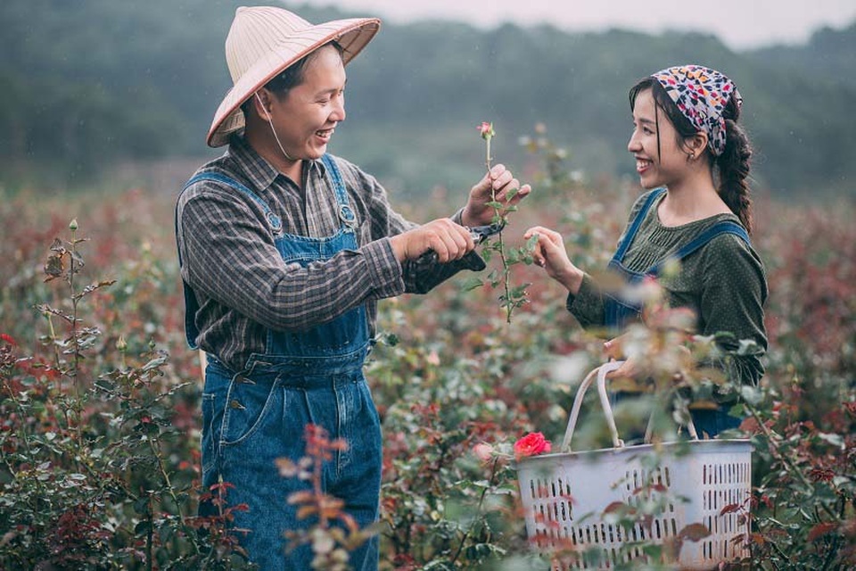 Cặp đôi cùng đến từ Đồng Nai, quen nhau qua sự mai mối của người bạn chung rồi từ đó nên duyên lúc nào không hay biết.