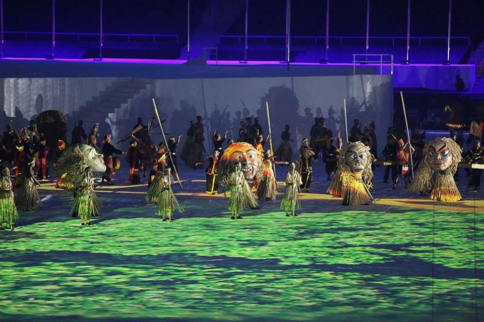 Lễ khai mạc SEA Games 29: Bữa tiệc đậm đà bản sắc văn hóa - 5
Một màn vũ đạo giới thiệu về lịch sử hình thành của Malaysia, ảnh: Q.H