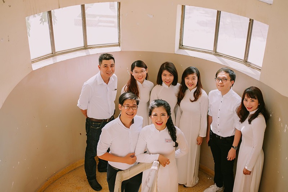 Cặp đôi chụp ảnh cưới tái hiện kỉ niệm thời sinh viên - 9 Với Tuyết Hà thì Đại Nam không chỉ là người yêu, mà hơn hết anh còn là một người bạn để sẻ chia, một người anh trai luôn chở che và bảo vệ cô.