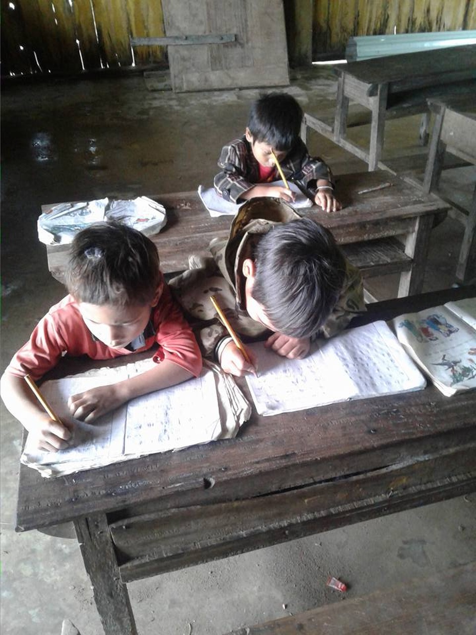 Thưởng Tết giáo viên: Nơi 10 triệu đồng, nơi 1 cân mì chính - 1 Một lớp học ở miền núi của huyện Trà My, Quảng Nam (ảnh Trần Tuấn)