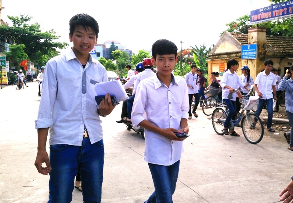 Ninh Bình công bố lịch thi vào lớp 10 năm học 2017-2018 - 1 Các thí sinh thi vào lớp 10 THPT năm học 2016 - 2017 tại Ninh Bình.