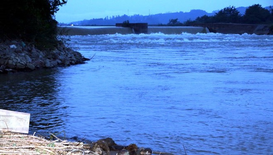 Hiện trường nơi phát hiện thi thể cháu bé (ảnh Hữu Hoàn).