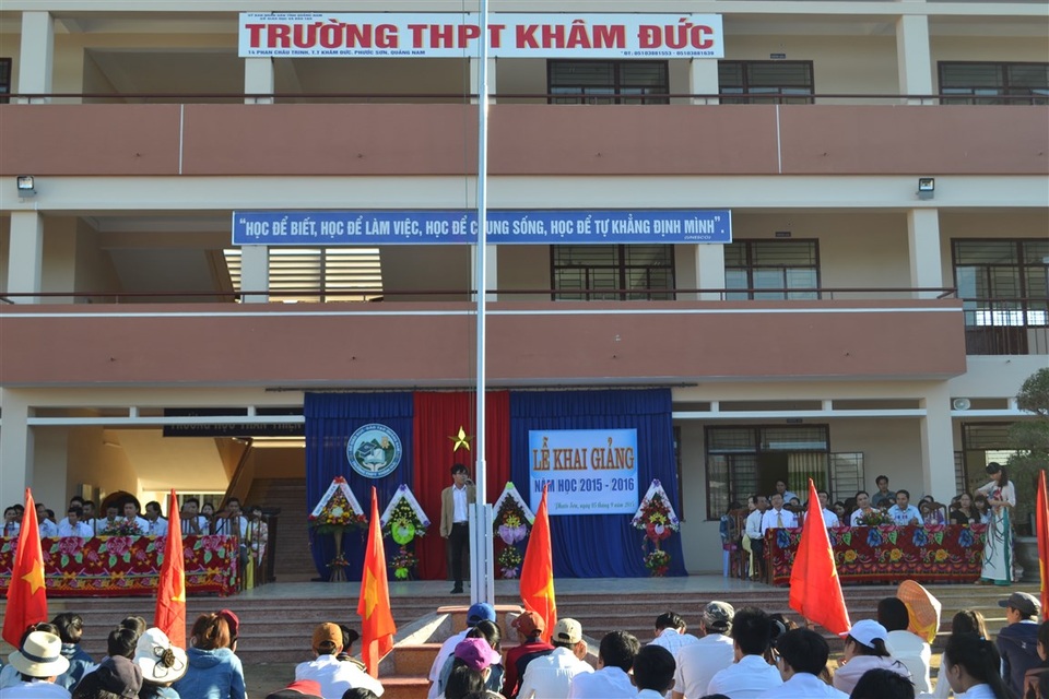 Một bảo vệ trường THPT bị đâm tử vong - 1 Bảo vệ Trường THPT Khâm Đức vừa bị đâm tử vong vào tối ngày 8/9