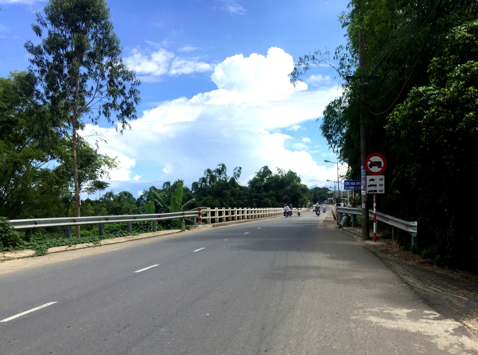 Nữ giáo viên trẻ nhảy cầu tự vẫn không rõ lý do - 1
Cầu Hòa Đông nơi cô giáo H. tự vẫn