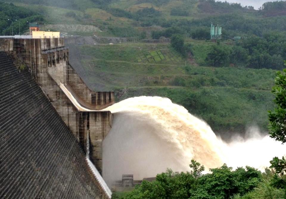 Thủy điện Sông Tranh 2 xả lũ