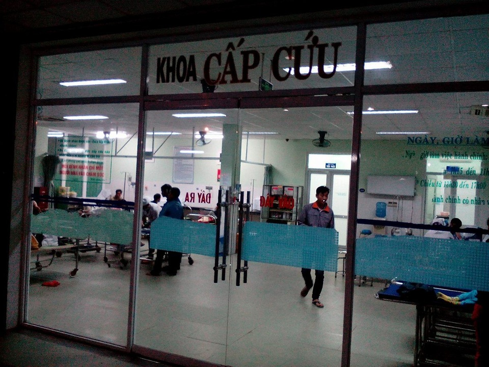 2 mẹ con sản phụ nhập viện vì sưởi ấm bằng than củi - 1 Khoa cấp cứu Bệnh viện Đa khoa Vĩnh Đức