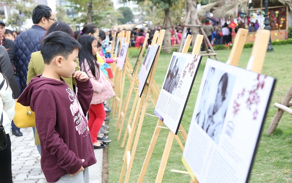 
Triển lãm “Humans of Vinschool” do Hội đồng học sinh Trung học thực hiện.
