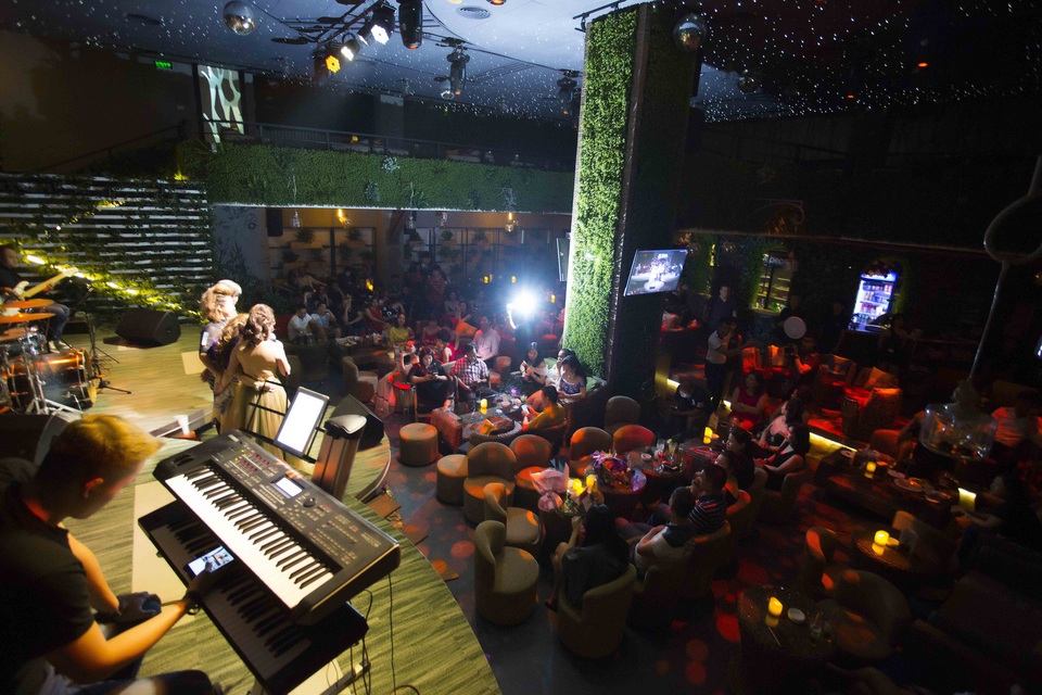 Ca sĩ Kasim và mẹ kêu gọi được 400 triệu ủng hộ bệnh nhân ung thư - 2 Chương trình với sự tham gia của rất nhiều doanh nhân và khán giả yêu mến giọng hát ca sĩ Kasim Hoàng Vũ.