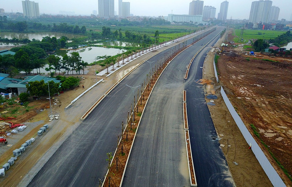Tabudec Plaza chuẩn bị bàn giao, hút khách hàng khu vực Tây Nam Hà Nội - 2
Con đường 60m2 nối từ Nguyễn Xiển chạy thẳng về Phan Trọng Tuệ - đường 70 sẽ hoàn thành cuối năm 2017