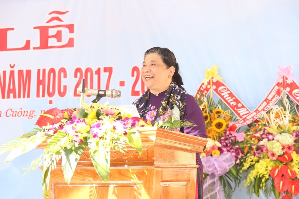 Phó Chủ tịch Quốc hội Tòng Thị Phóng dự lễ khai giảng năm học mới tại Nghệ An - 1 Phó Chủ tịch Quốc hội Tòng Thị Phóng phát biểu tại lễ khai giảng năm học mới.