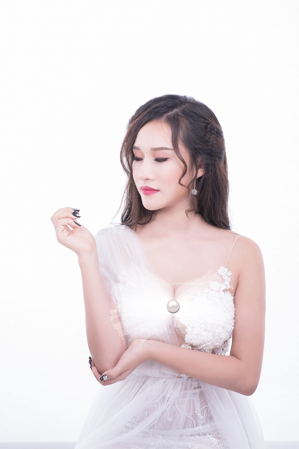 Lương Hoài Thương - Nữ doanh nhân “ đánh thức” những ước mơ - 2 Vẻ xinh đẹp của cô gái đất Nghệ