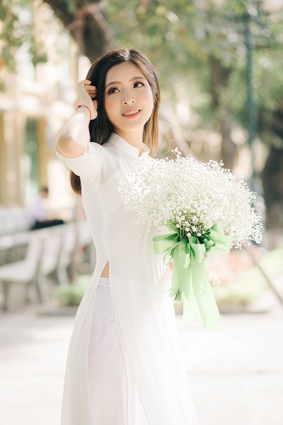 Nữ sinh Thương mại đẹp dịu dàng trong bộ ảnh kỷ yếu chia tay giảng đường - 8 Được biết đây là bộ ảnh kỷ yếu khép lại 4 năm trên giảng đường đại học của Linh.
