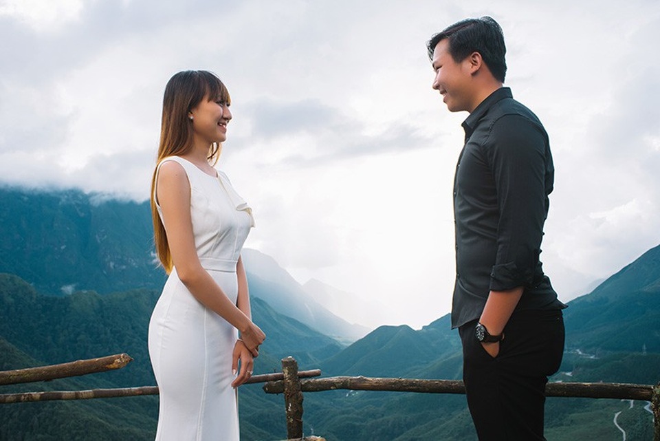 Trước khi chính thức về chung một nhà, cặp đôi này thực hiện 3 bộ ảnh cưới và 1 clip trước đám cưới được chuẩn bị trong suốt một năm.