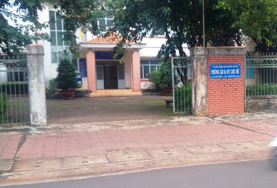 Nguyên Trưởng phòng GD-ĐT huyện Chư Sê làm thất thoát hơn 300 triệu đồng - 1
Phòng GD-ĐT nơi trước đó ông Bùi Sỹ Nguyên công tác bị tố mắc hàng loạt sai phạm.