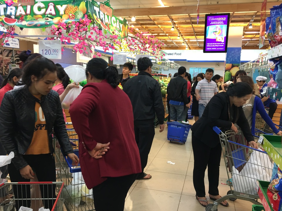 Gia Lai: Siêu thị đông nghẹt khách đi sắm Tết - 1 Gia Lai: Siêu thị đông nghẹt khách đi sắm Tết - 1