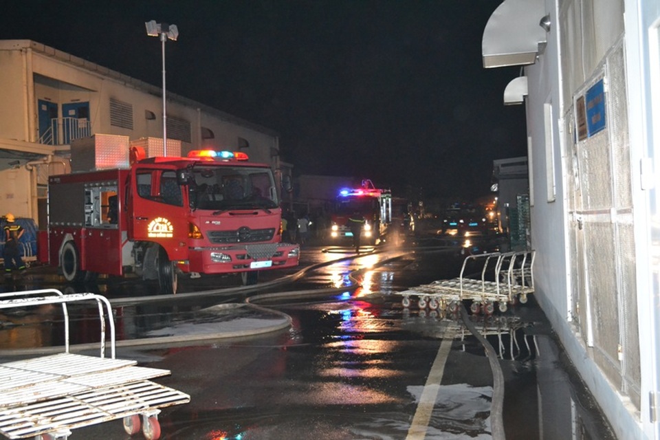 Cháy lớn tại Công ty Suzuki Việt Nam - 3 Nhiều xe chữa cháy được điều tới hiện trường để chữa cháy