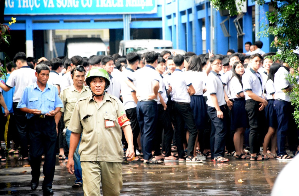 Sau vụ hỏa hoạn, học sinh được tập trung trở lại