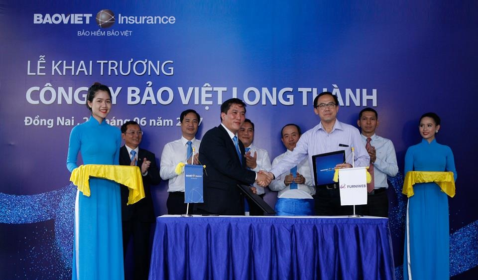 Bảo hiểm Bảo Việt tiếp tục mở rộng mạng lưới tại tỉnh Đồng Nai - 3 Đại diện công ty Bảo Việt Long Thành và đại diện công ty Furniweb ký kết hợp tác