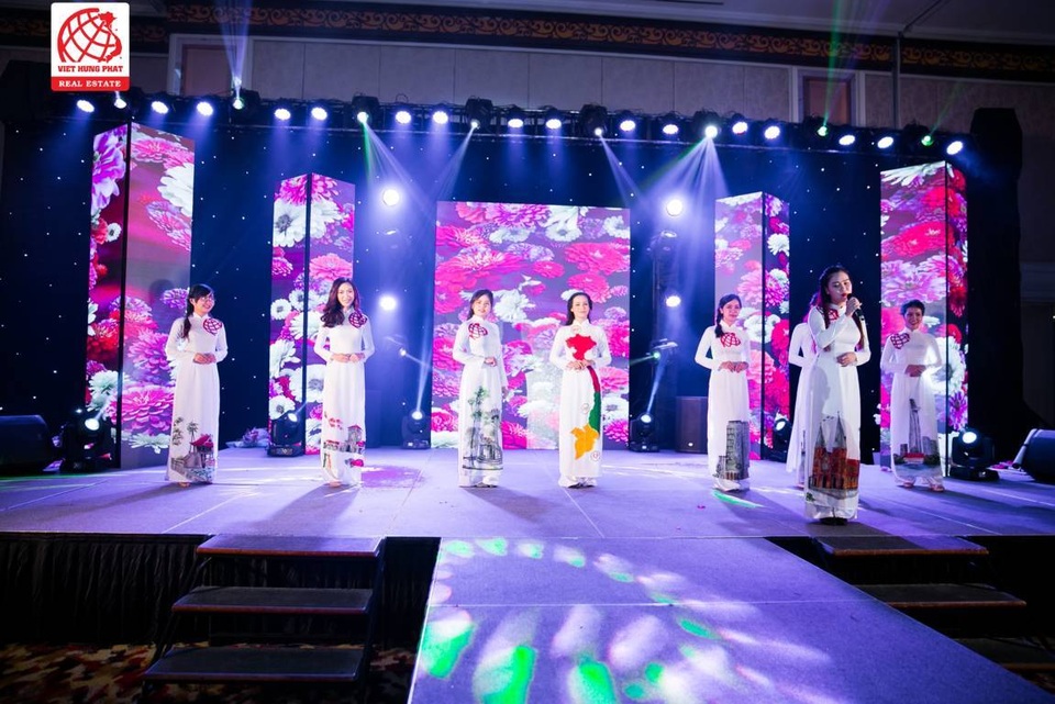 Việt Hưng Phát - “Chia sẻ cơ hội - Phát triển bền vững” - 3 Bên cạnh chăm lo đời sống vật chất, trao dồi kỹ năng, Công ty không ngừng nâng cao đời sống tinh thần cho CBNV.