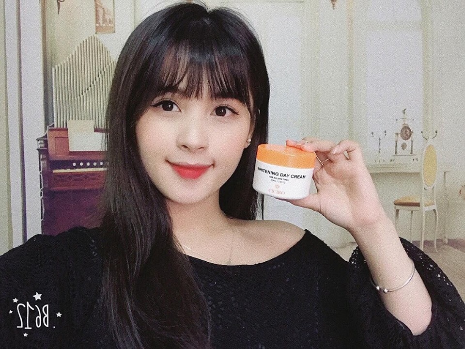 Loại mỹ phẩm thiên nhiên nào đang khiến các sao Việt "mê mẩn"? - 3 Loại mỹ phẩm thiên nhiên nào đang khiến các sao Việt "mê mẩn"? - 3