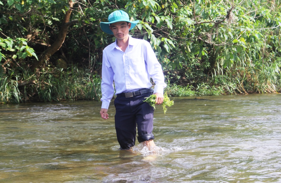 Những phó chủ tịch trẻ đưa “vùng khó” thoát nghèo - 3
Lê Văn Quang, Phó chủ tịch đưa xã Kon Pne thoát nghèo