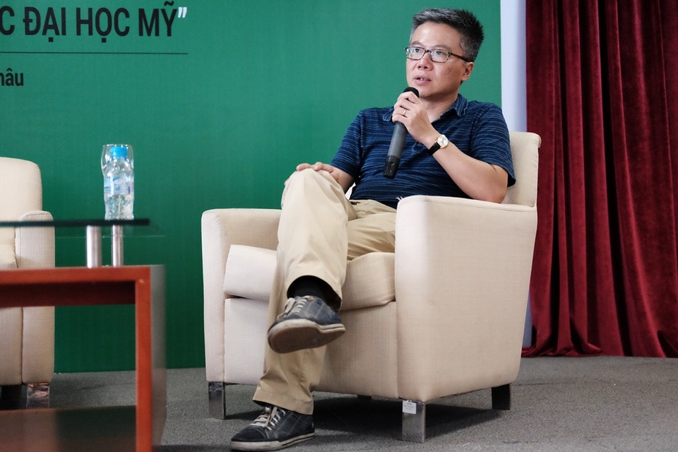 Theo chân các “ông lớn” thế giới, FPT âm thầm đầu tư vào ngành Toán - 2
Trường ĐH FPT công bố tuyển sinh ngành Toán từ năm 2017 - 2018 và dành học bổng toàn phần mang tên GS. Ngô Bảo Châu cho tất cả sinh viên trúng tuyển.