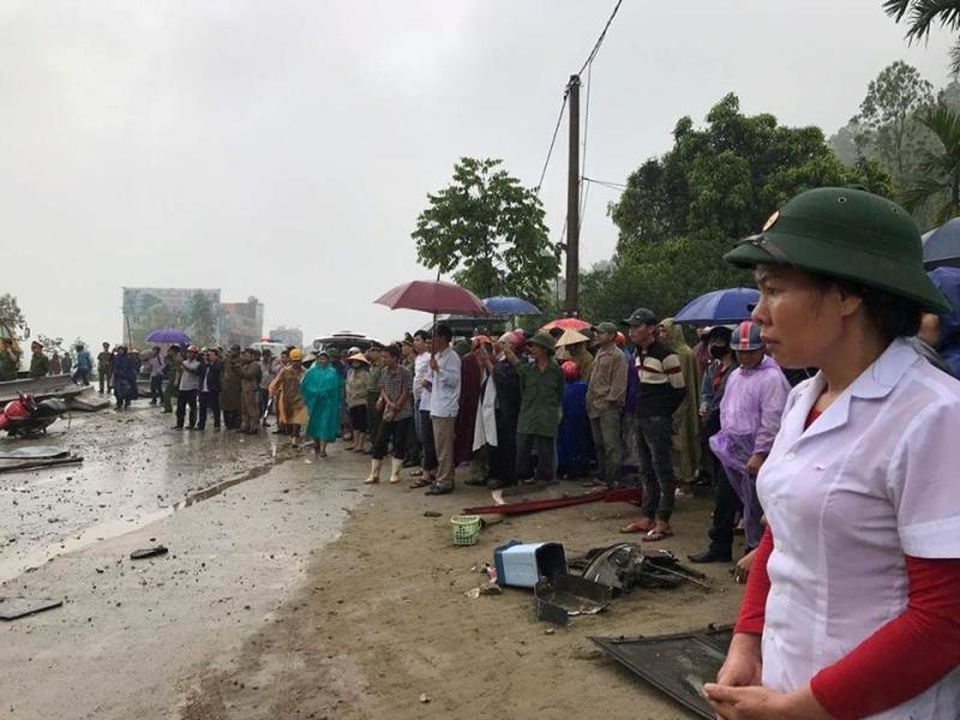 
Hiện trường tan nát khiến ai chứng kiến cũng rùng mình kinh hãi.
