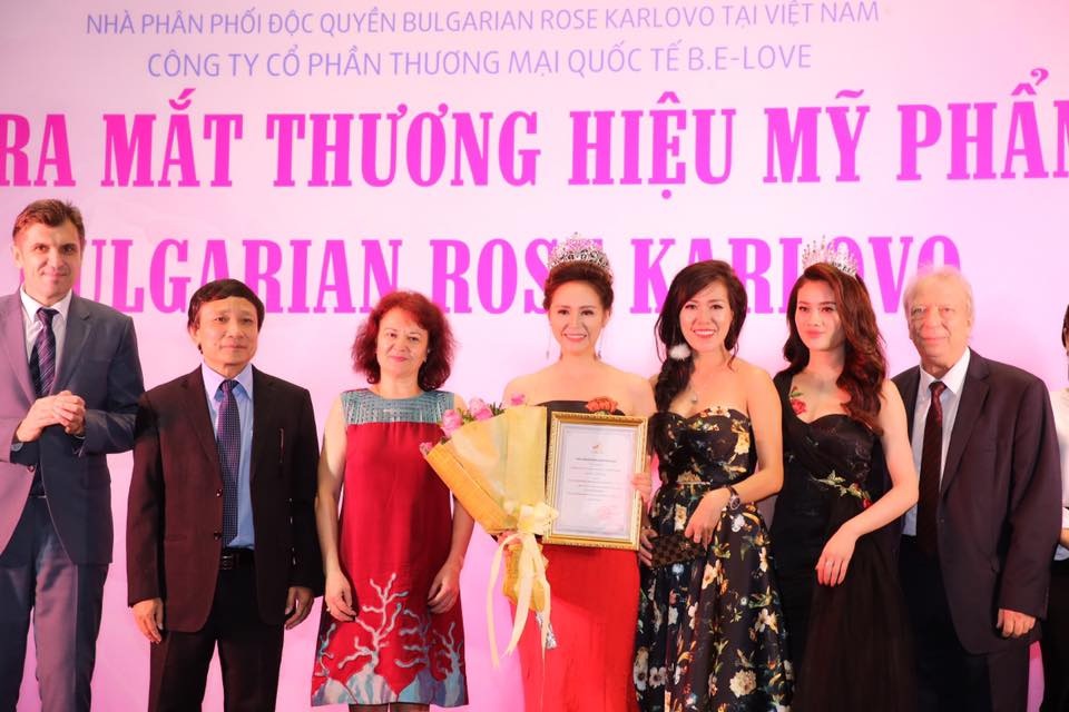 Nữ hoàng Hoa Hồng 2017 khoe nhan sắc nổi bật tại sự kiện - 4