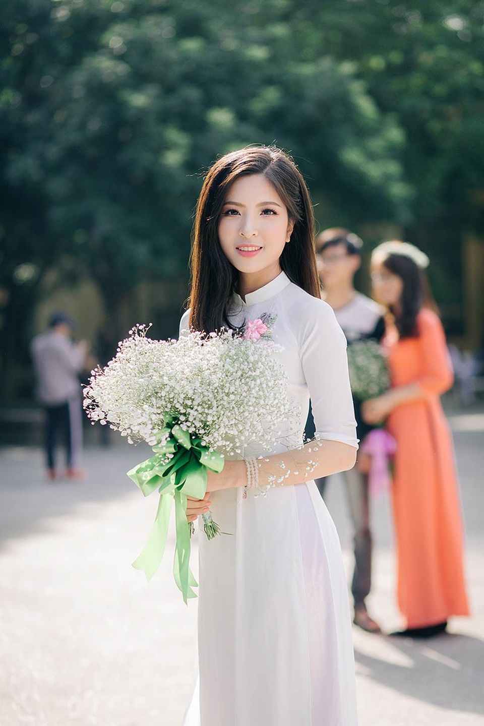 Nữ sinh Thương mại đẹp dịu dàng trong bộ ảnh kỷ yếu chia tay giảng đường - 6
Cô bạn bật mí dự định sau khi ra trường sẽ mở một shop đồ nhỏ để thỏa mãn niềm yêu thích của bản thân cũng như có nguồn thu nhập cho cuộc sống.