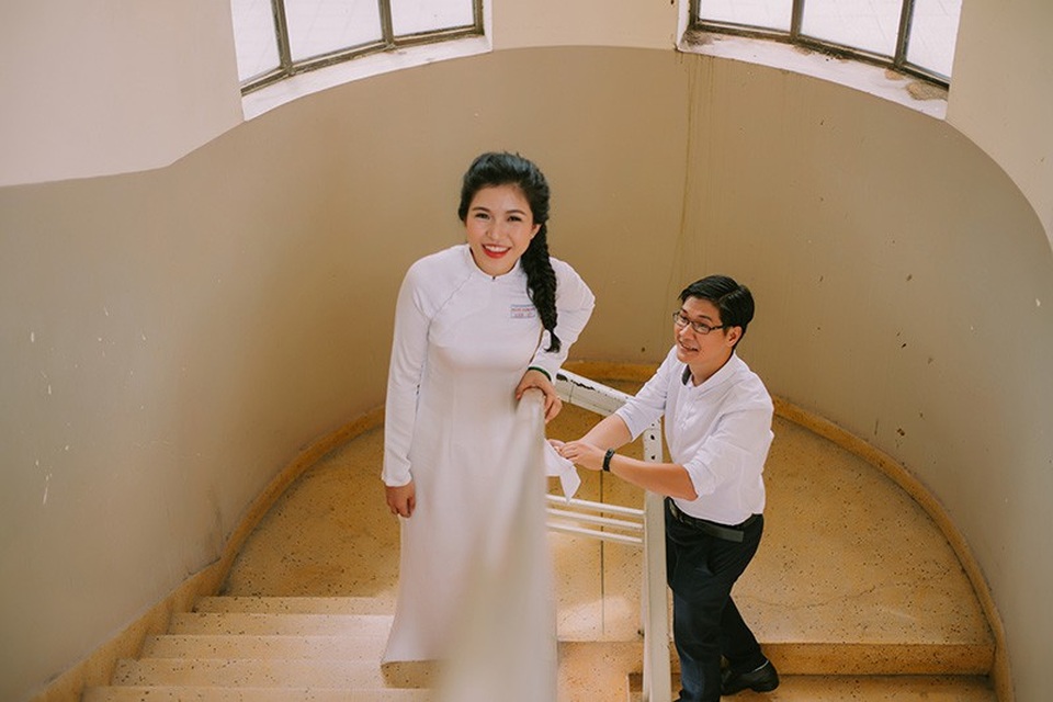 Cặp đôi chụp ảnh cưới tái hiện kỉ niệm thời sinh viên - 5 Mặc dù bằng tuổi nhưng Đại Nam luôn tỏ ra là một chàng trai chững chạc, có trách nhiệm với tình yêu.