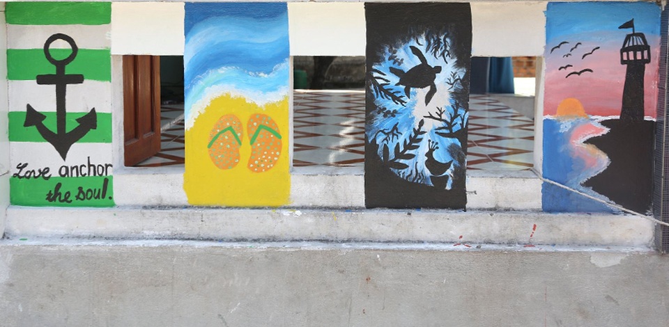 Được biết, đây là dự án biến xã đảo An Bình thành đảo bích họa, nhằm thu hút khách du lịch trong và ngoài nước và nâng cao ý thức của người dân về vấn đề bảo vệ môi trường, bảo vệ động vật hoang dã, đặc biệt là loài rùa biển trước nguy cơ tuyệt chủng.