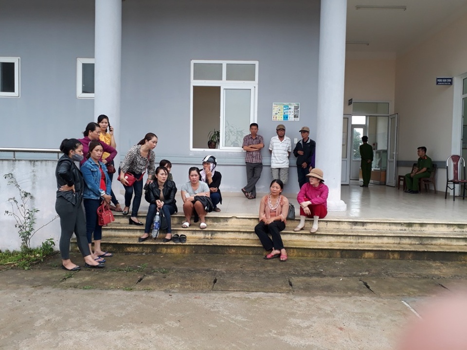 Vụ sản phụ lạnh ngắt sau sinh mổ: Kỷ luật cảnh cáo Trưởng khoa Sản - 2 Người thân đau đớn trước cái chết bất ngờ của sản phụ T.