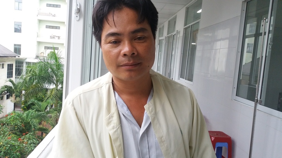 Sự sống mong manh của cô gái trẻ Hrê bị bệnh suy nhược cơ - 3 Anh Chúc lo lắng vì không biết lấy đâu ra tiền để chữa bệnh cho con gái