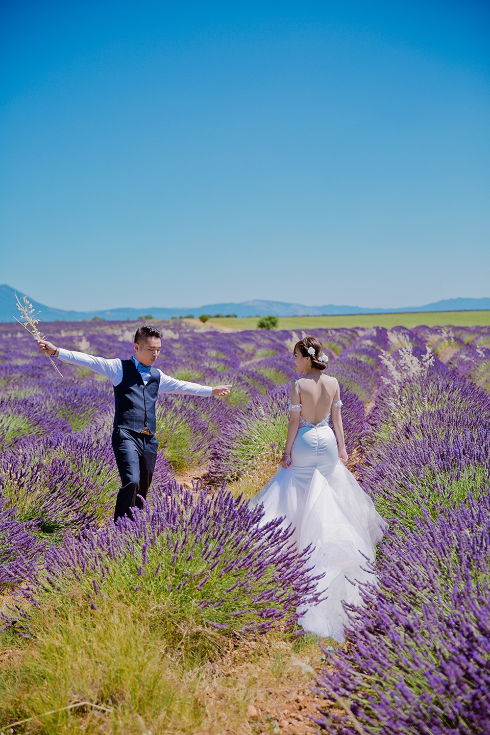 Ảnh cưới của cặp đôi Việt trên cánh đồng Lavender nước Pháp - 13 Ảnh cưới của cặp đôi Việt trên cánh đồng Lavender nước Pháp - 13
