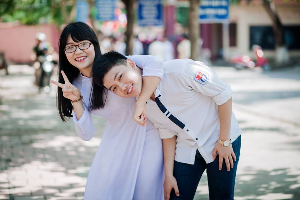 Đầu tư hàng chục triệu đồng chụp ảnh kỷ yếu để… đăng Facebook - 3 Những bức ảnh đậm chất học trò là kỷ niệm đẹp khi các em hồi tưởng lại thời học sinh của mình