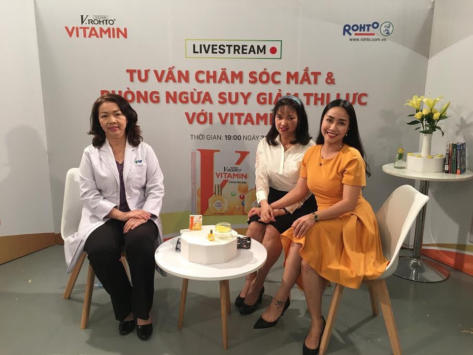 Bí quyết chăm sóc mắt và phòng ngừa suy giảm thị lực - 1
Bác sĩ Mai, Dược sĩ Ngọc Thu & MC – Diễn viên Ốc Thanh Vân