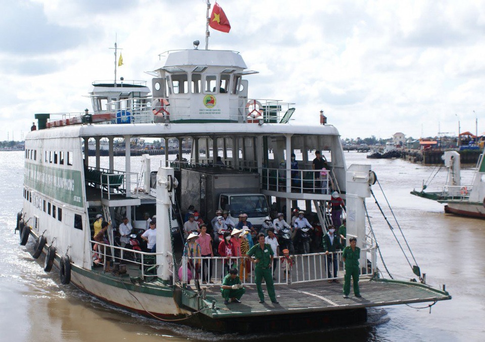 TPHCM: Bố trí phà riêng ưu tiên chở đề và bài thi - 1 Huyện Cần Giờ kết nối với thành phố bằng phà Bình Khánh, để phục vụ tốt nhất cho kỳ thi THPT quốc gia, TPHCM sẽ ưu tiên vận chuyển đề và bài thi bằng phà riêng đến điểm thi (ảnh internet)