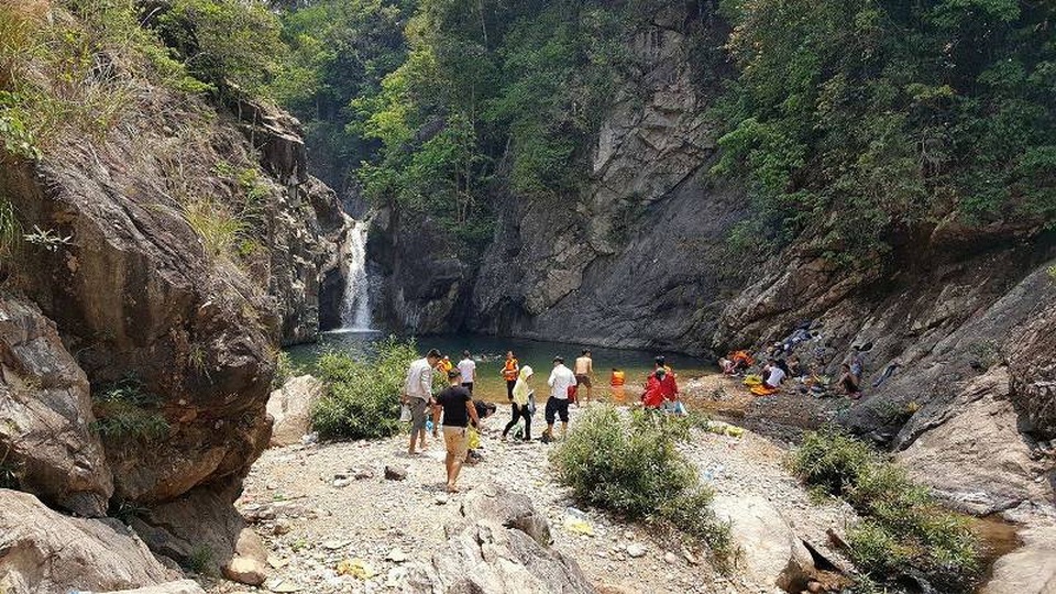 Phát hiện thi thể nam thanh niên dưới suối - 1 Thác Chênh Vênh tại xã Hướng Phùng, nơi xảy ra vụ tai nạn đáng tiếc
